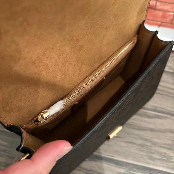 NWT Coach Courtney Top Handle Bag CCE22